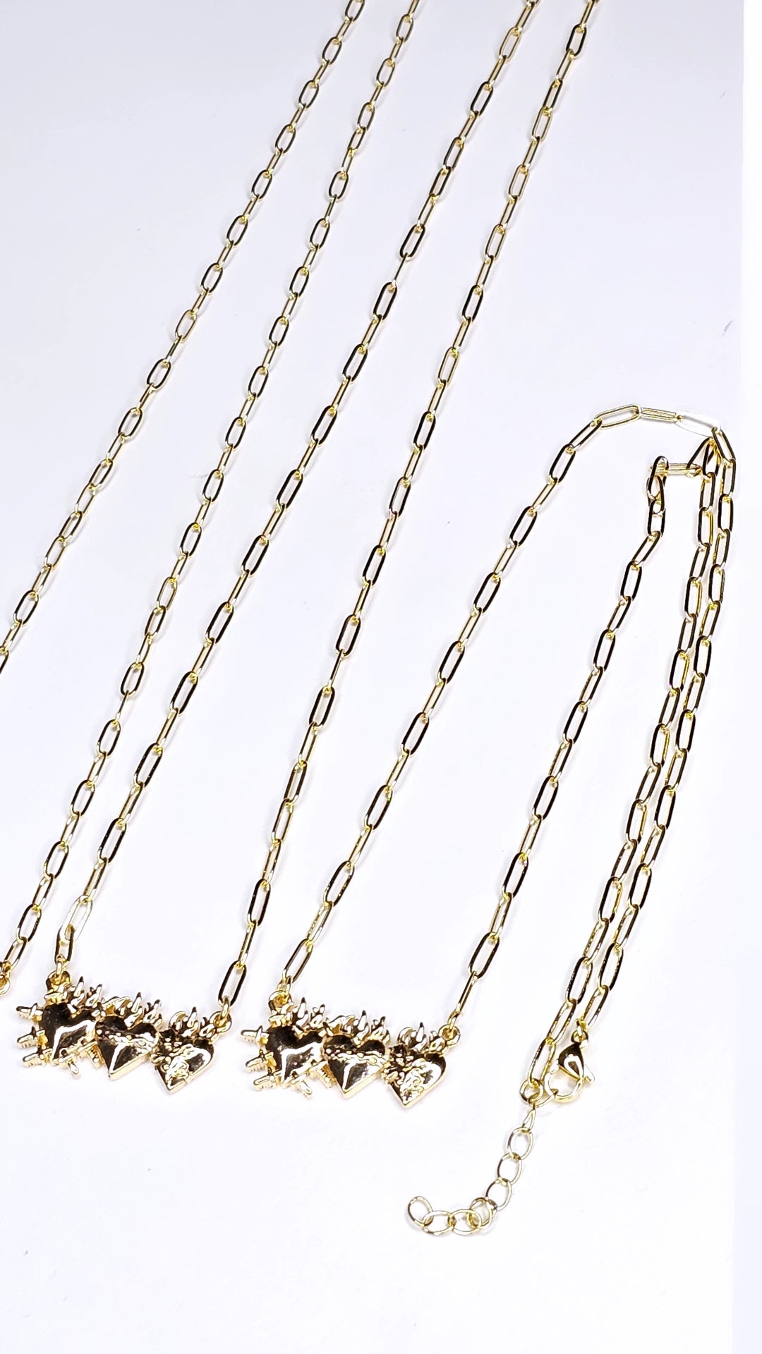 Tres Sagrados Corazones Necklace