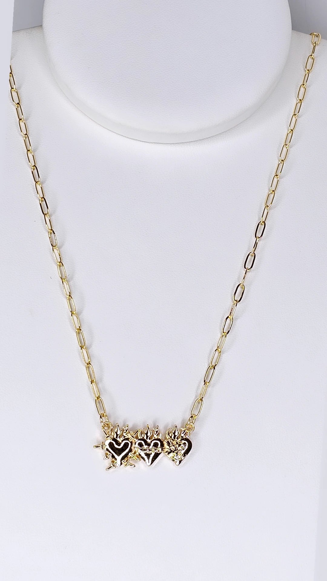 Tres Sagrados Corazones Necklace
